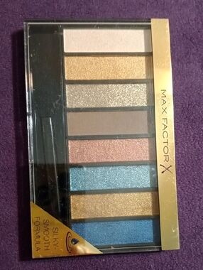 Max Factor Shimmer & Matte Eyeshadow Palette — Gold, Blue, Pink, Cream, Brown